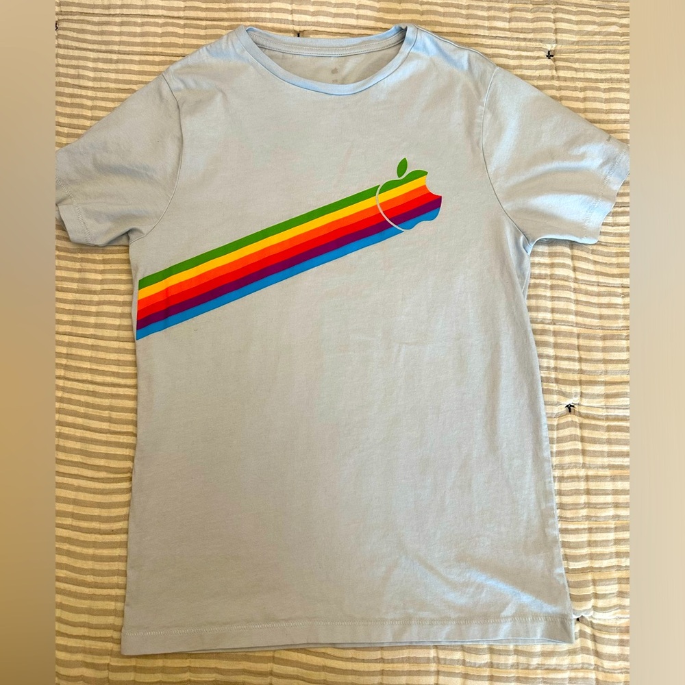 Apple brand retro t shirt adult XS